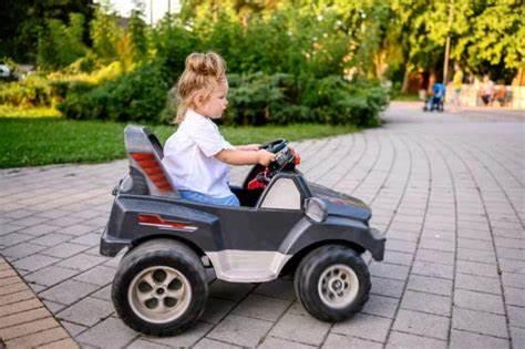 Choosing Between 6V and 12V Electric Cars for Kids: What You Need to Know