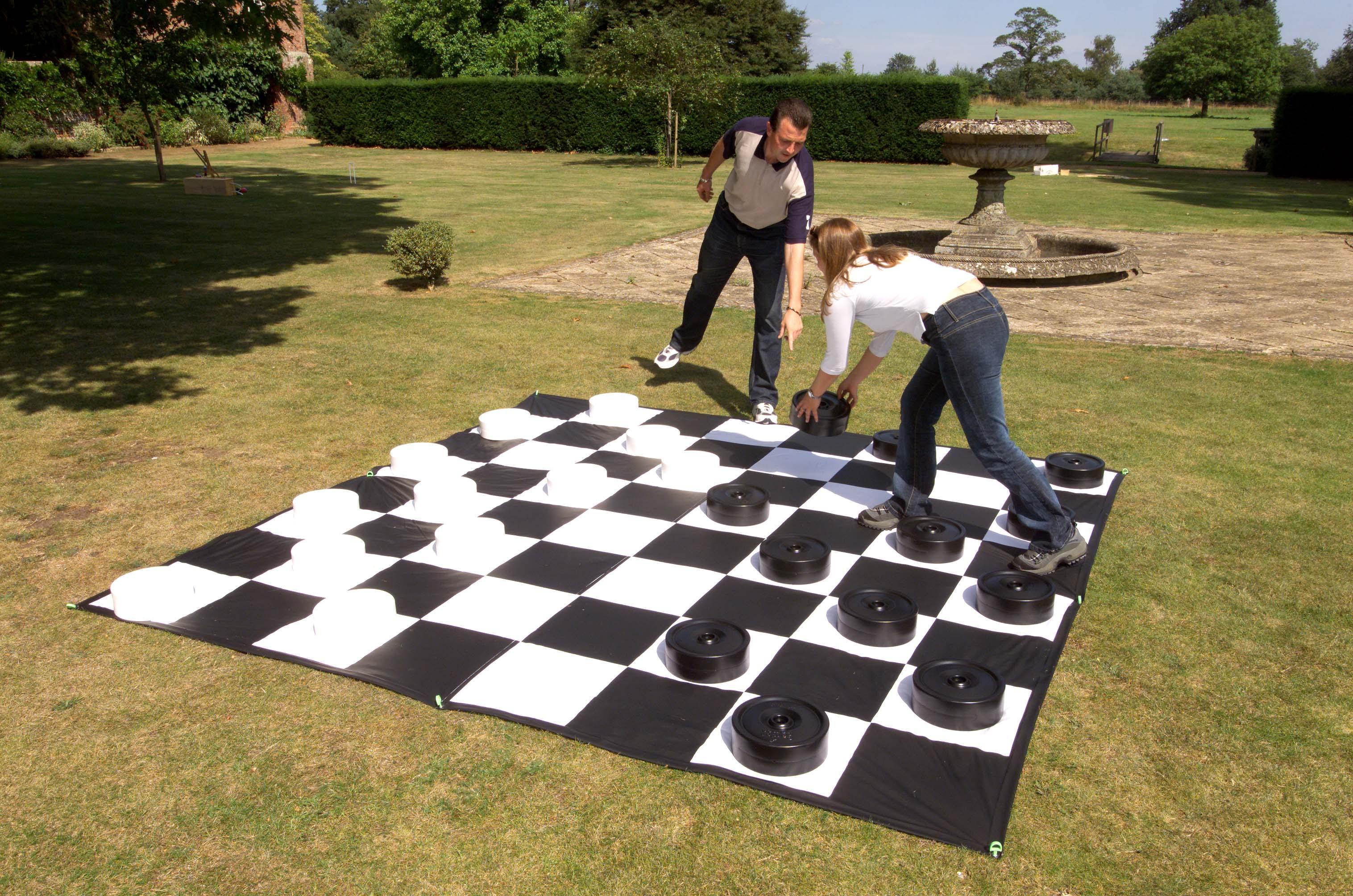 Giant Checkers with Mat - DTI Direct Canada