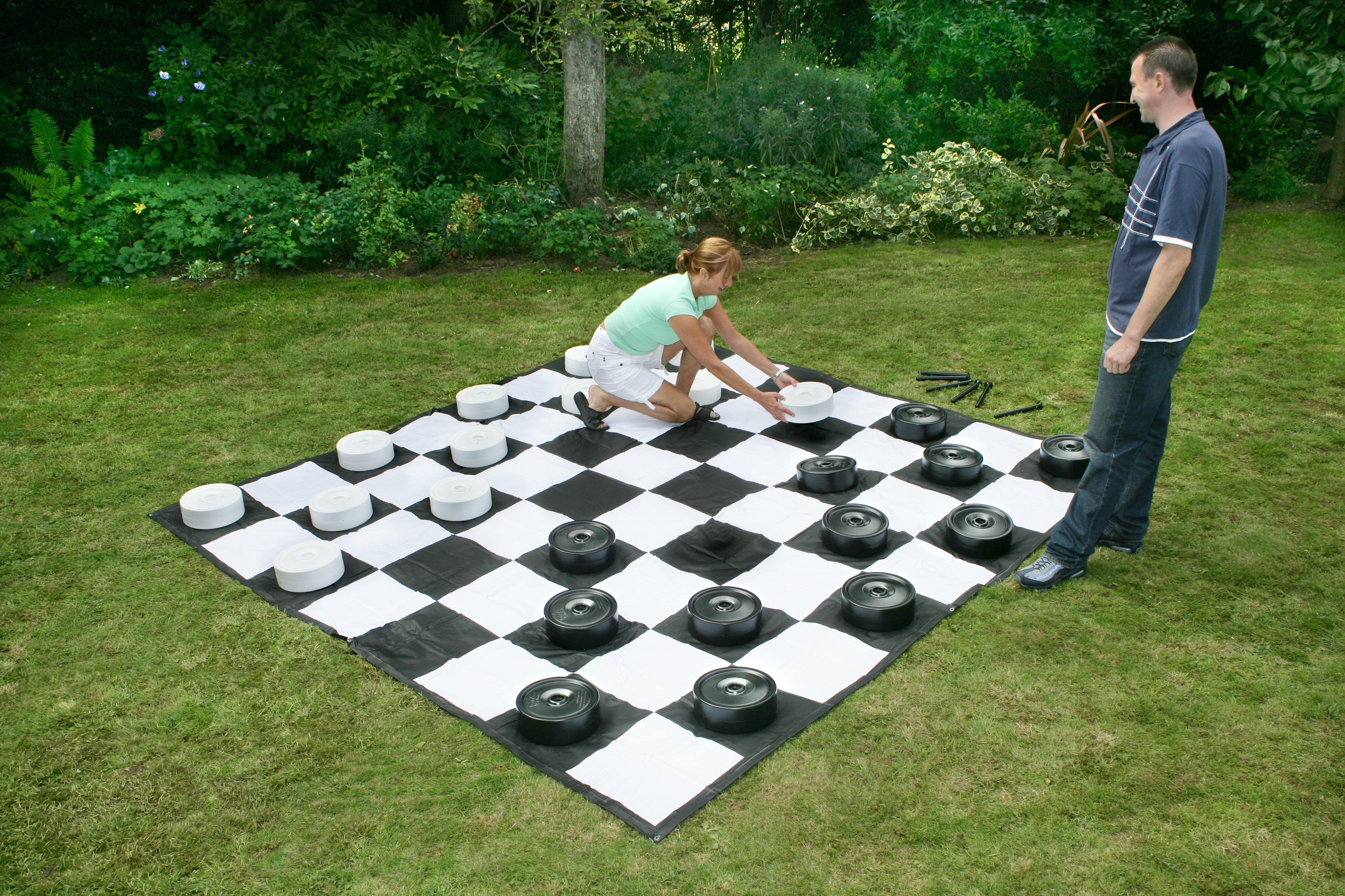 Giant Checkers with Mat - DTI Direct Canada
